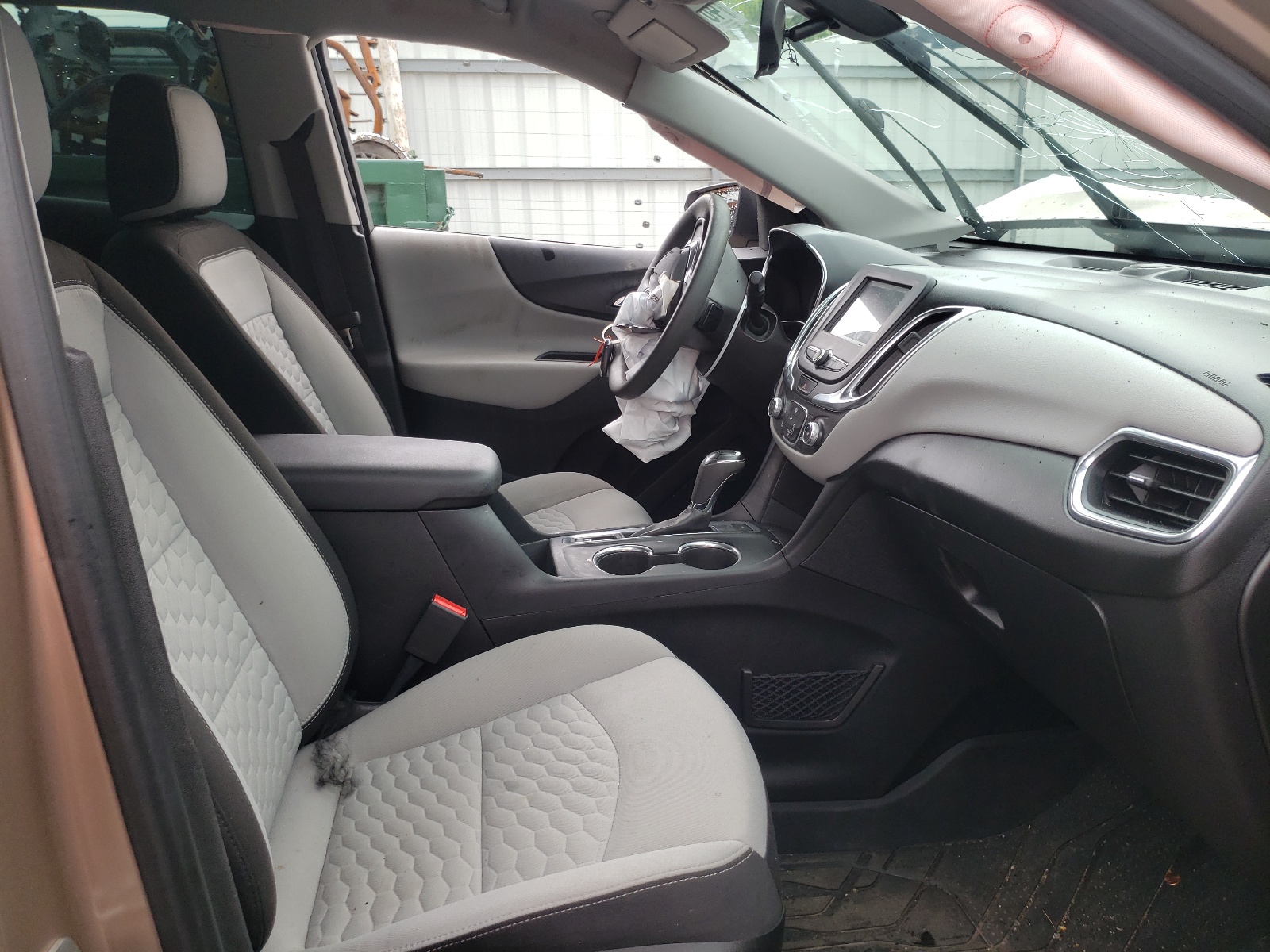 Photo 5 from auction – 2018 CHEVROLET EQUINOX LS with VIN 2GNAXREV5J6267417