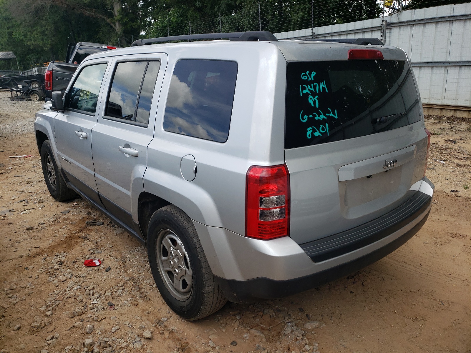 Photo 3 from auction – 2011 JEEP PATRIOT SP with VIN 1J4NT1GA1BD108201