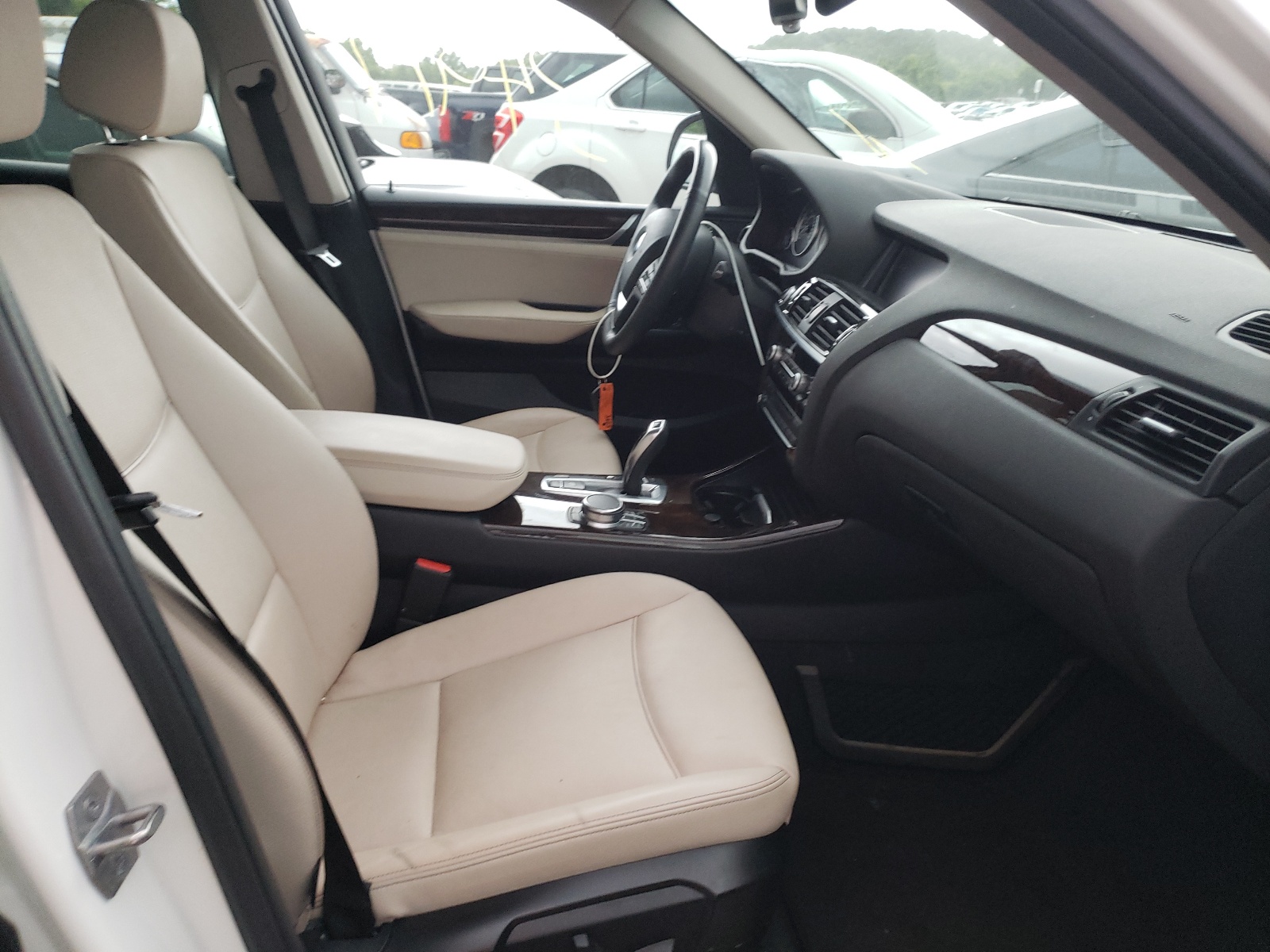 Photo 5 from auction – 2017 BMW X3 SDRIVE2 with VIN 5UXWZ7C38H0X41456
