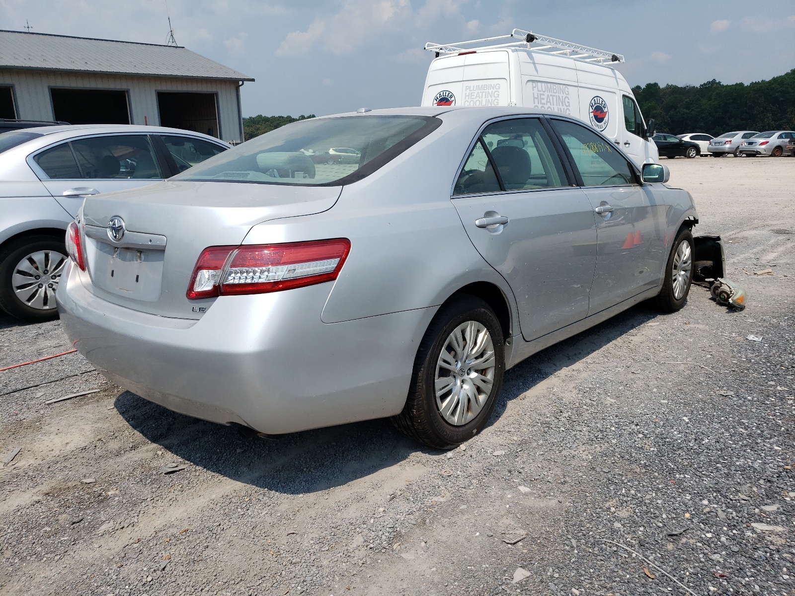 Photo 4 from auction – 2010 TOYOTA CAMRY BASE with VIN 4T1BF3EK2AU011039