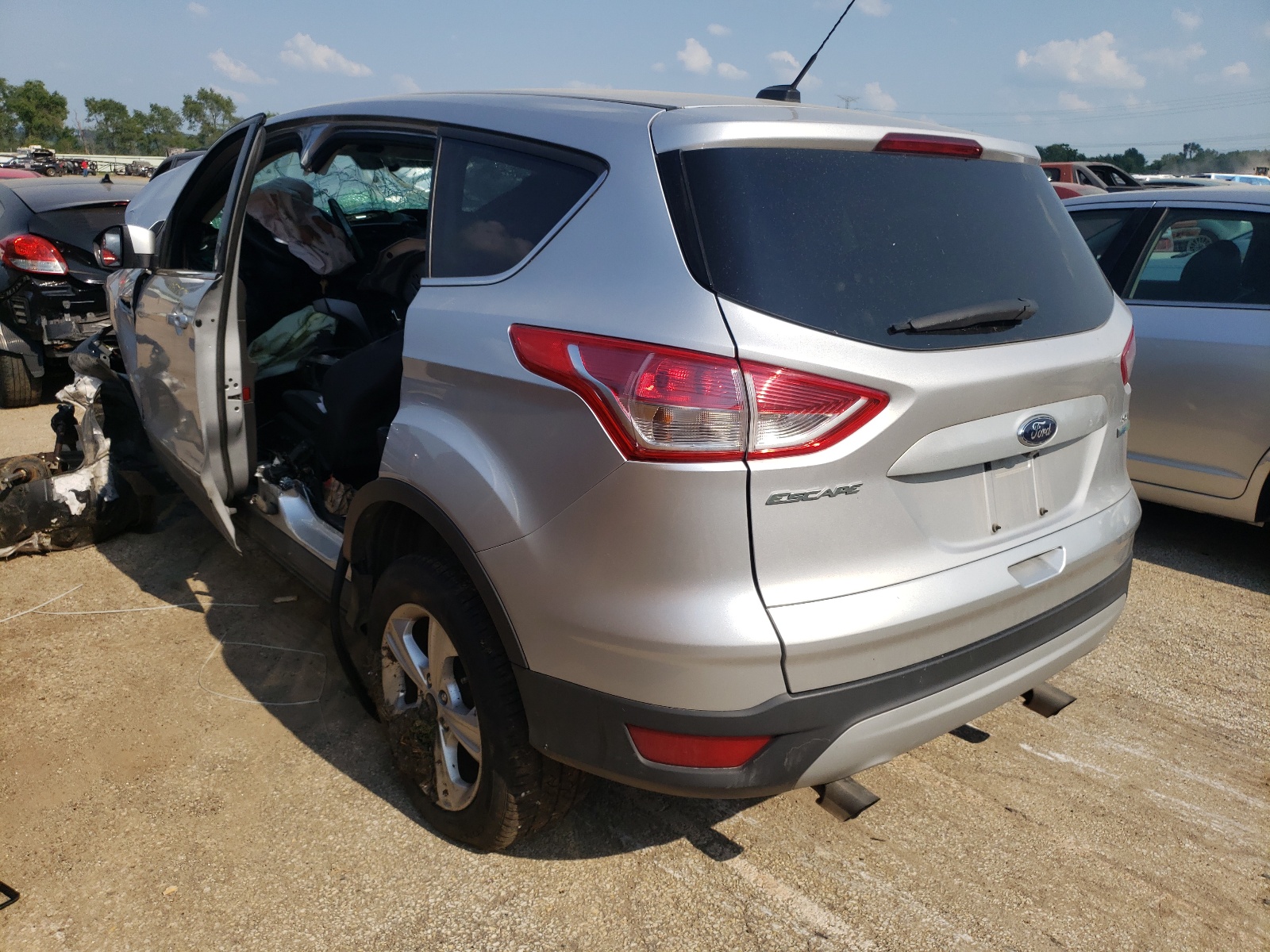 Photo 3 from auction – 2014 FORD ESCAPE SE with VIN 1FMCU0GX5EUD49932
