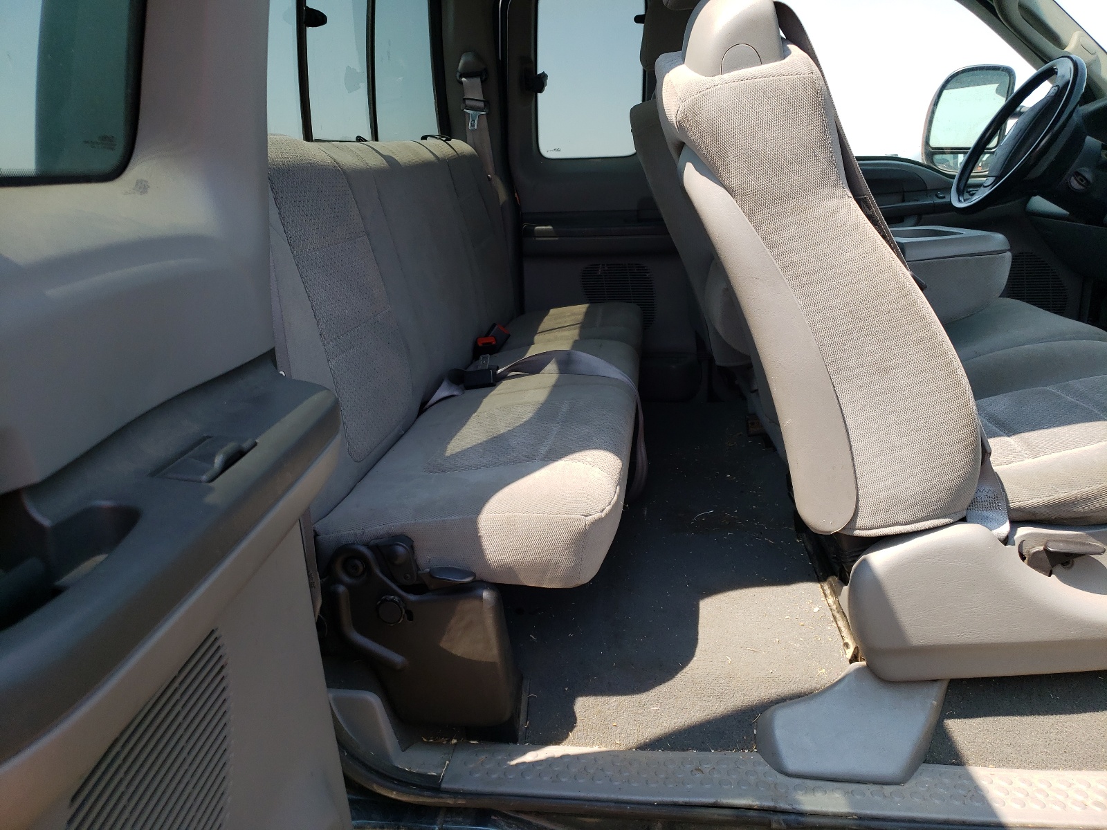 Photo 6 from auction – 2004 FORD F250 SUPER with VIN 1FTNX21P24EA62274