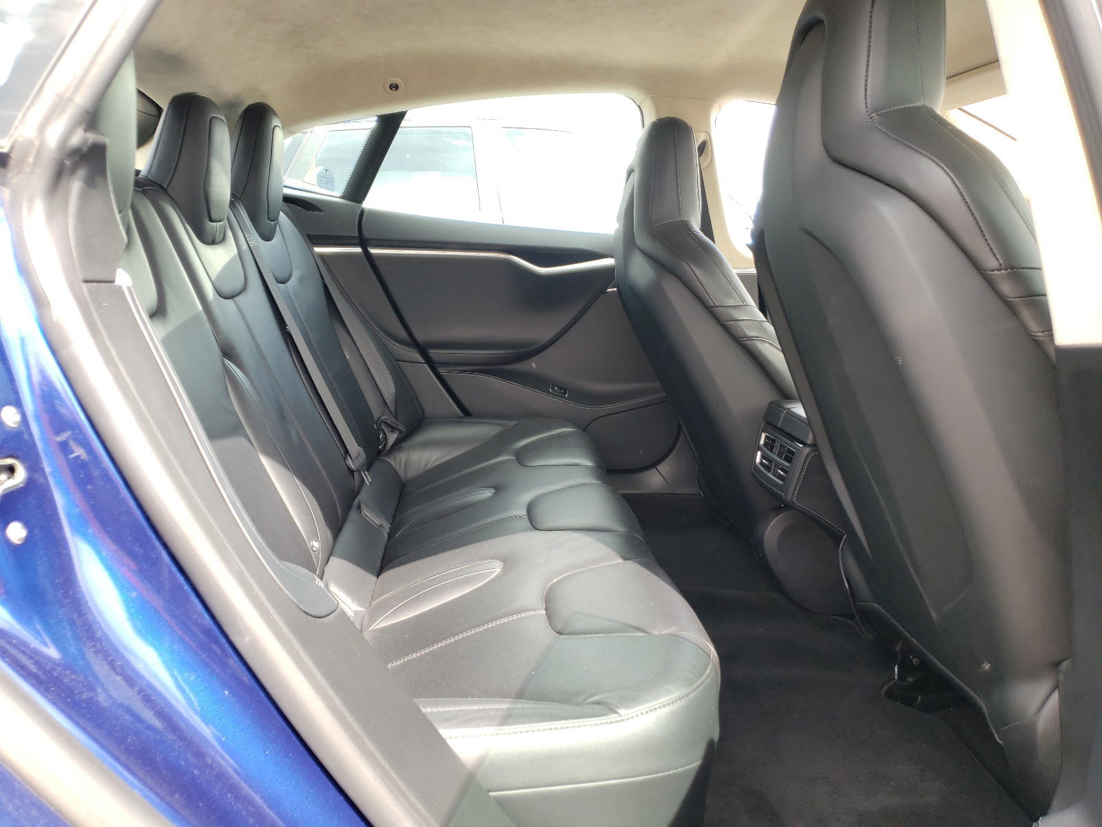 Photo 6 from auction – 2016 TESLA MODEL S with VIN 5YJSA1E13GF124174