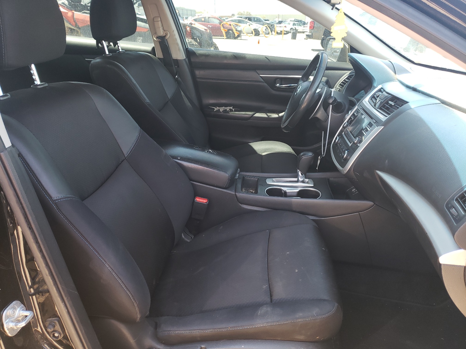 Photo 5 from auction – 2017 NISSAN ALTIMA 2.5 with VIN 1N4AL3AP2HC221902