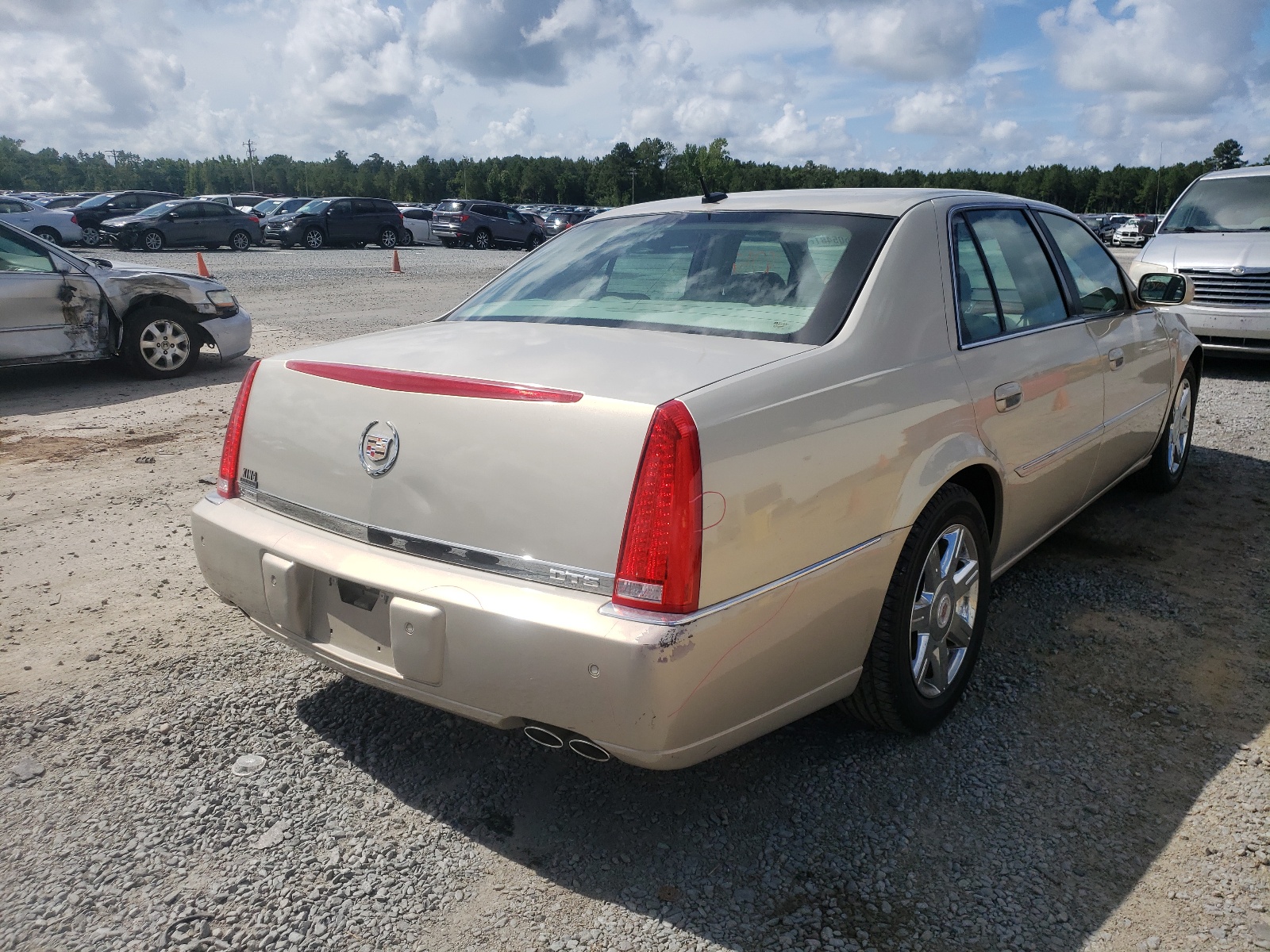 Photo 4 from auction – 2007 CADILLAC DTS with VIN 1G6KD57Y77U208548