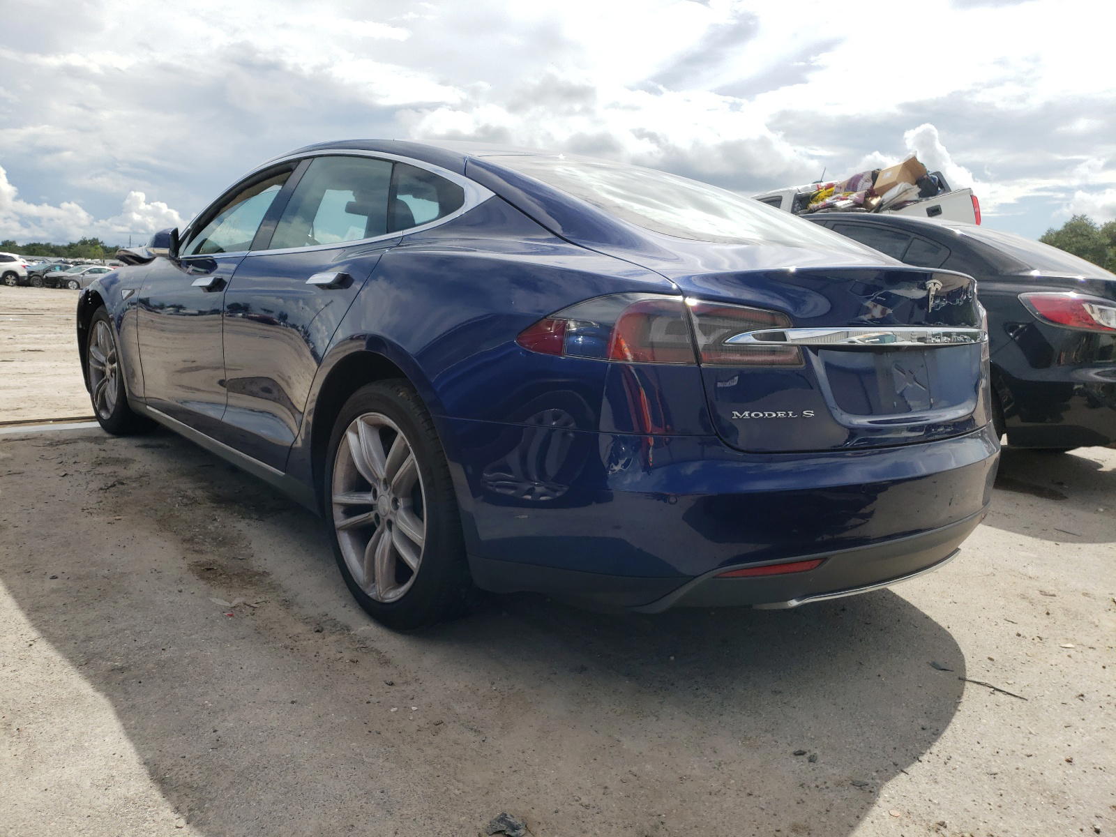 Photo 3 from auction – 2016 TESLA MODEL S with VIN 5YJSA1E13GF124174