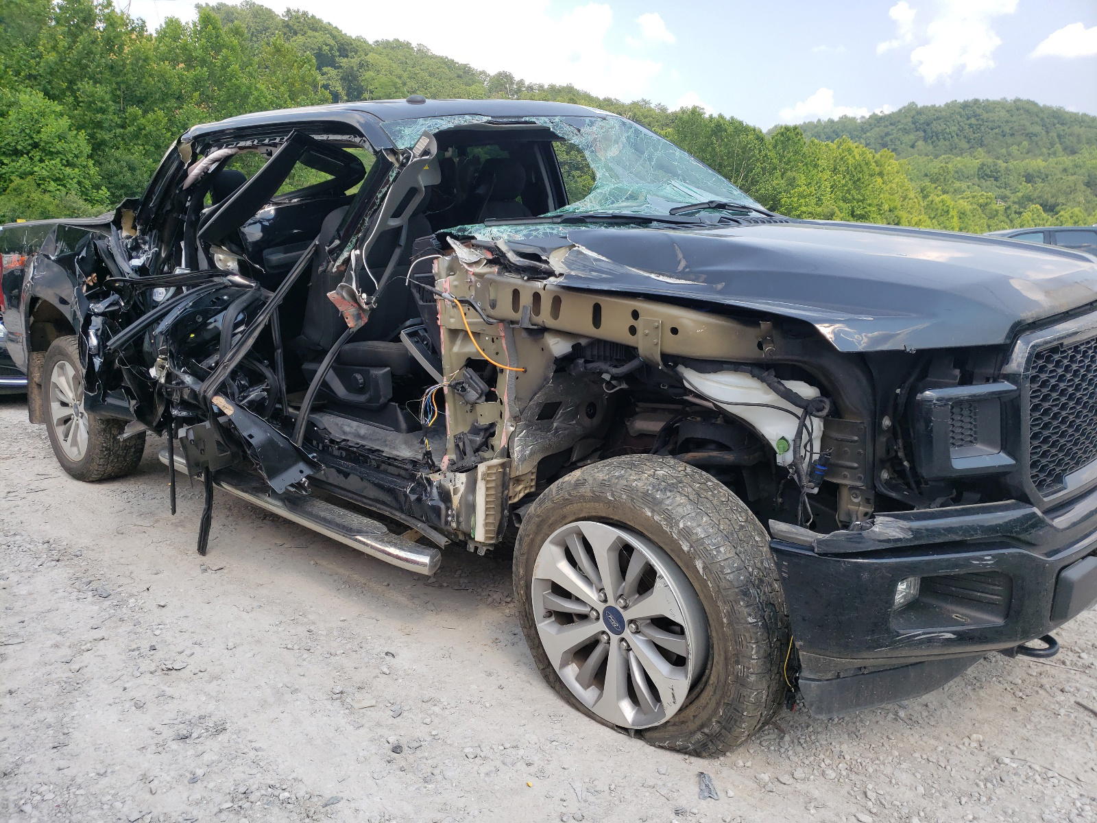 Photo 9 from auction – 2018 FORD F150 SUPER with VIN 1FTFX1E50JFC13027