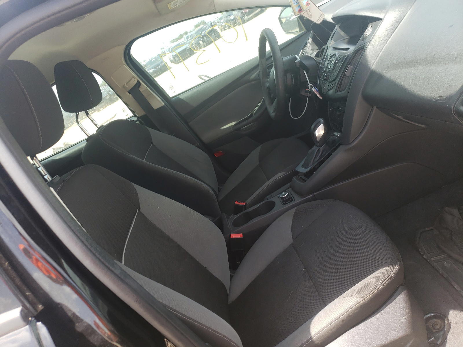 Photo 5 from auction – 2013 FORD FOCUS S with VIN 1FADP3E24DL361900