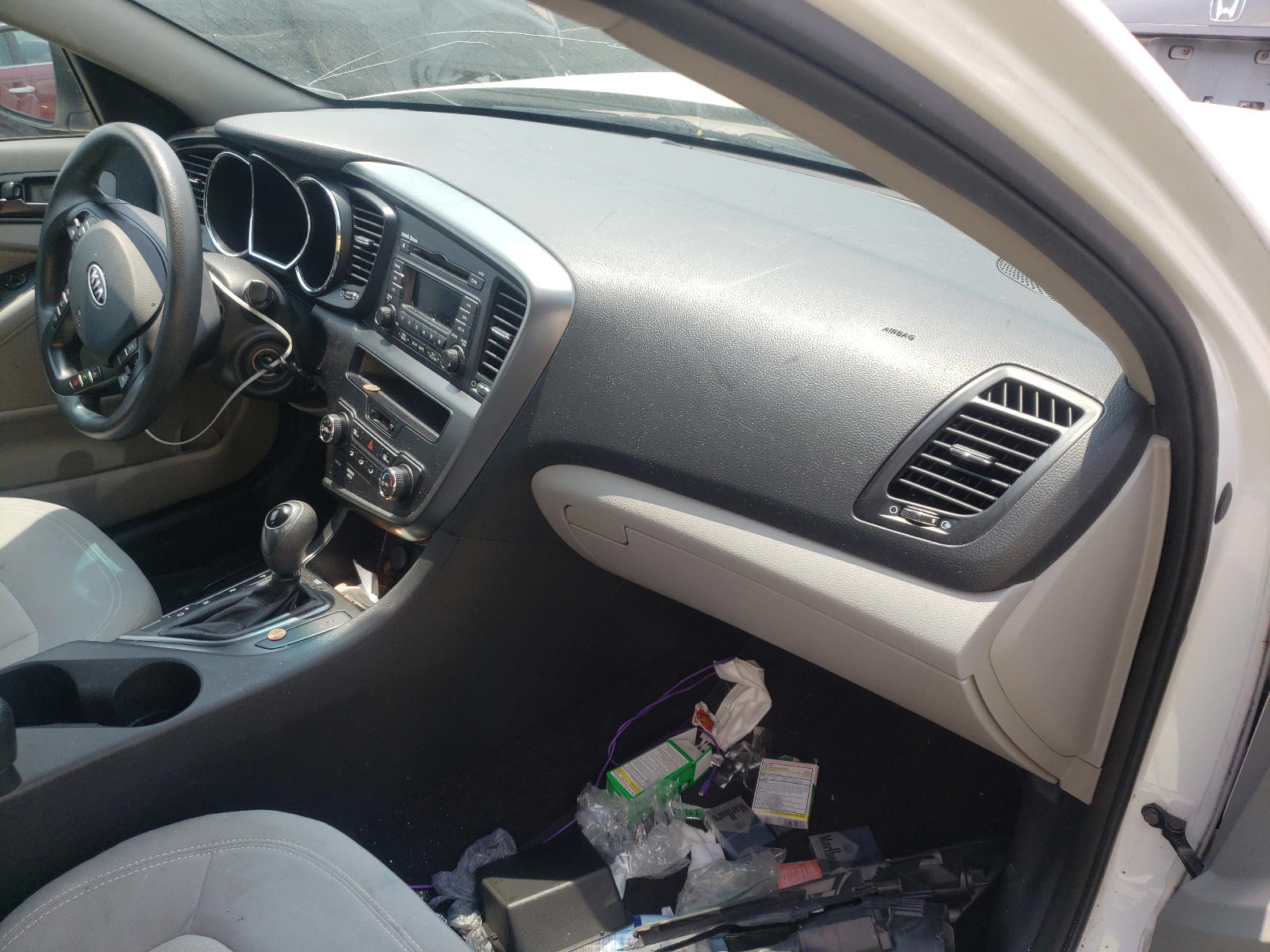 Photo 5 from auction – 2011 KIA OPTIMA LX with VIN KNAGM4A70B5060871