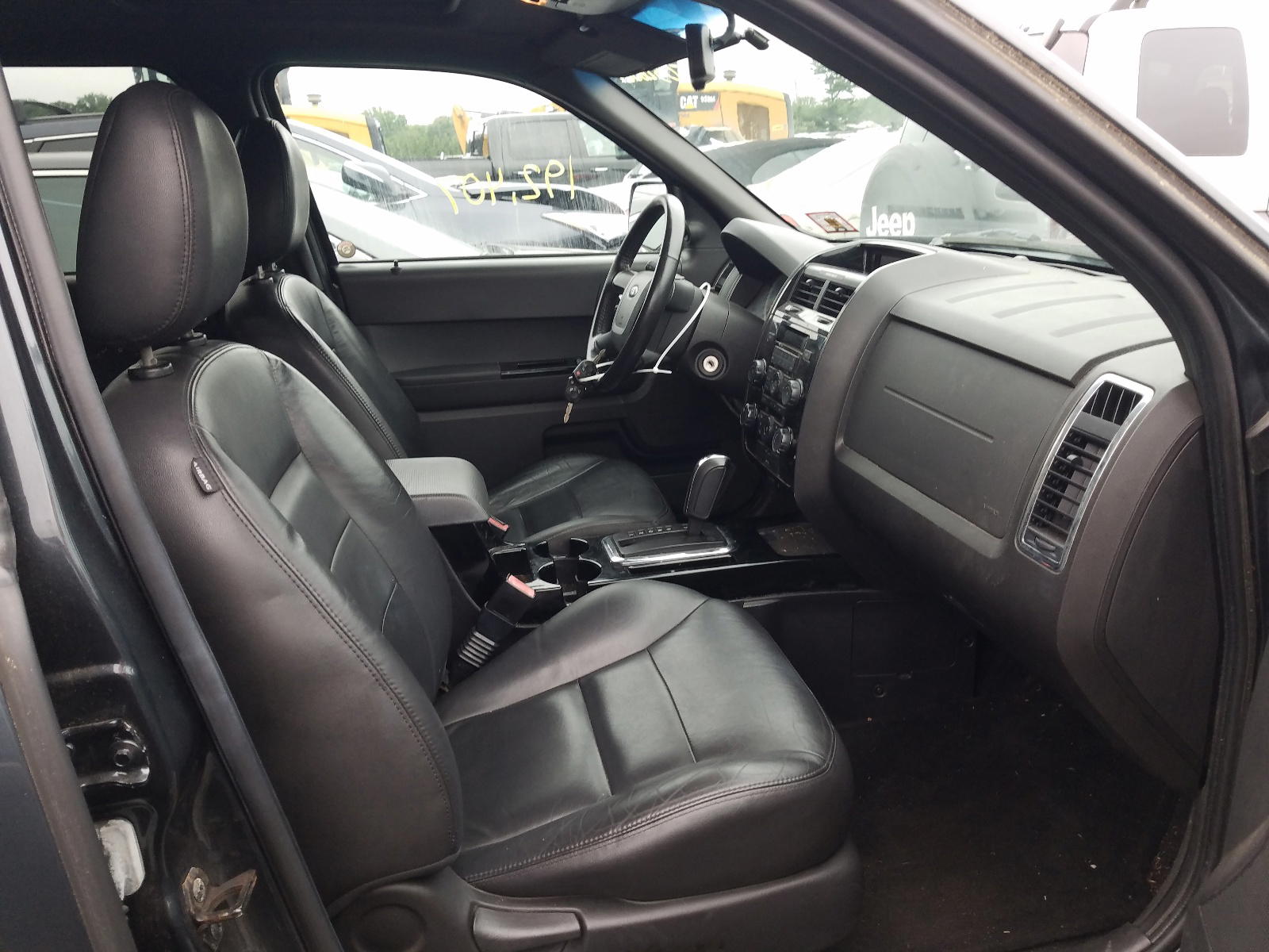 Photo 5 from auction – 2008 FORD ESCAPE LIM with VIN 1FMCU94128KE51323