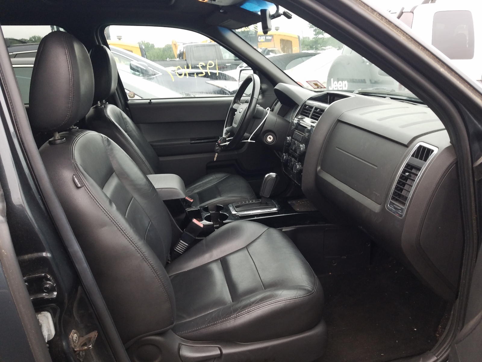 Zdjęcie 5 z aukcji – 2008 FORD ESCAPE LIM z VIN 1FMCU94128KE51323