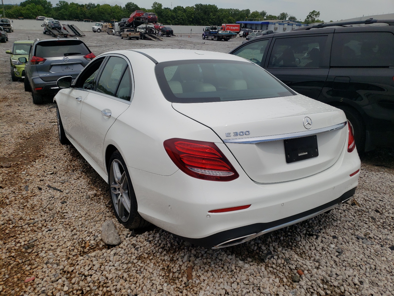 Photo 3 from auction – 2017 MERCEDES-BENZ E 300 with VIN WDDZF4JB5HA172453
