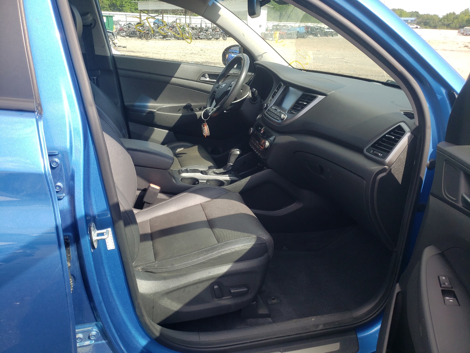 Photo 5 from auction – 2016 HYUNDAI TUCSON LIM with VIN KM8J33A2XGU023300