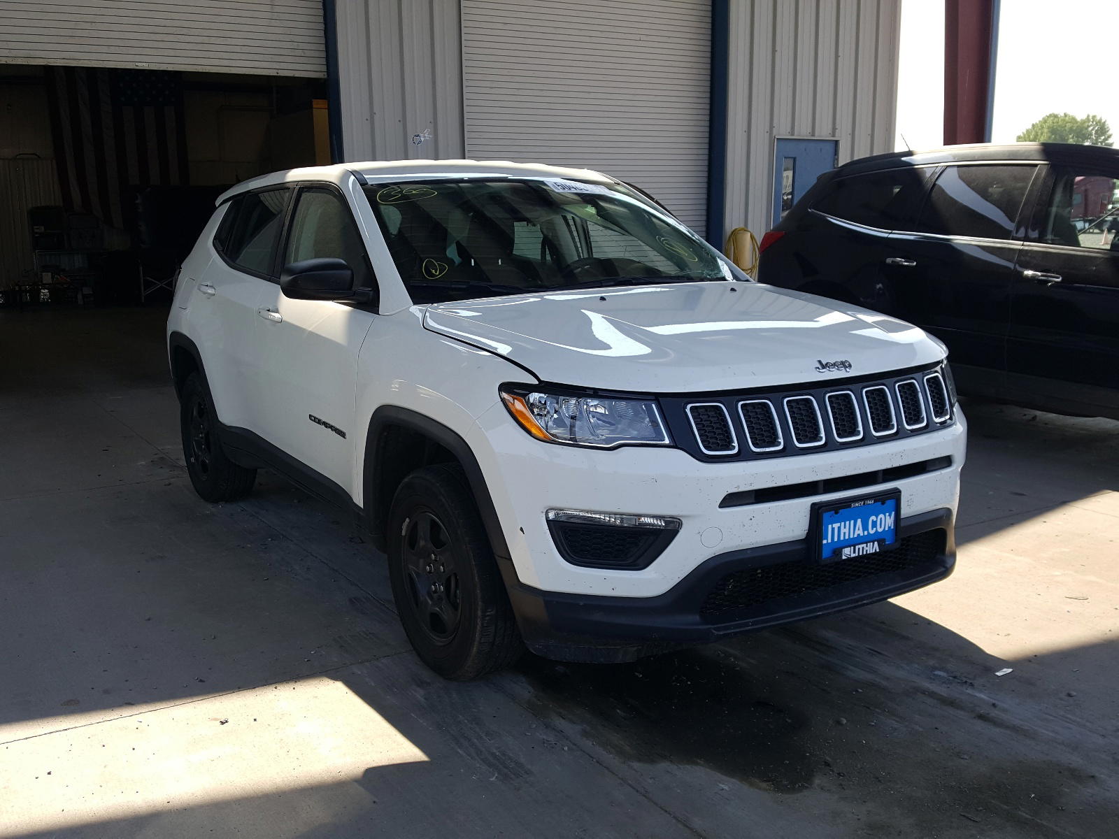 JEEP COMPASS SP 2019 with VIN 3C4NJDAB1KT650598 - Photo from auction