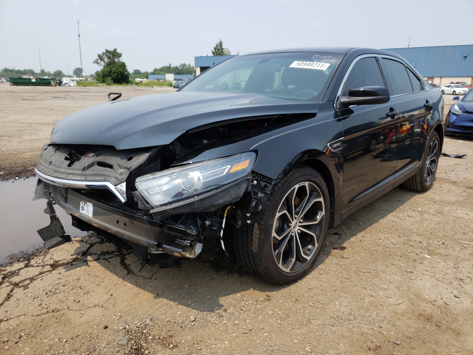 Photo 2 from auction – 2016 FORD TAURUS SHO with VIN 1FAHP2KT8GG147062