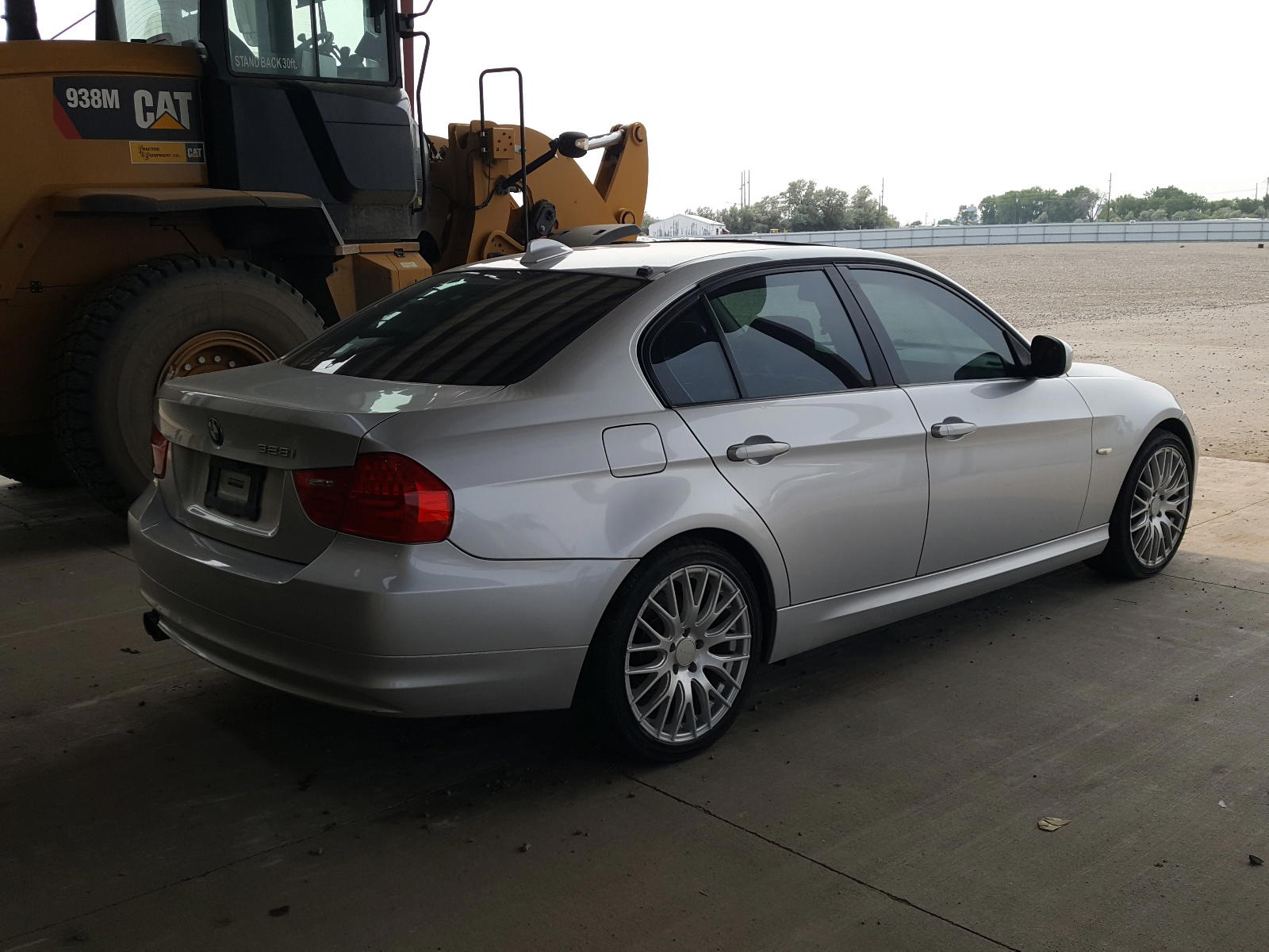Photo 4 from auction – 2009 BMW 328 I with VIN WBAPH77599NL84729