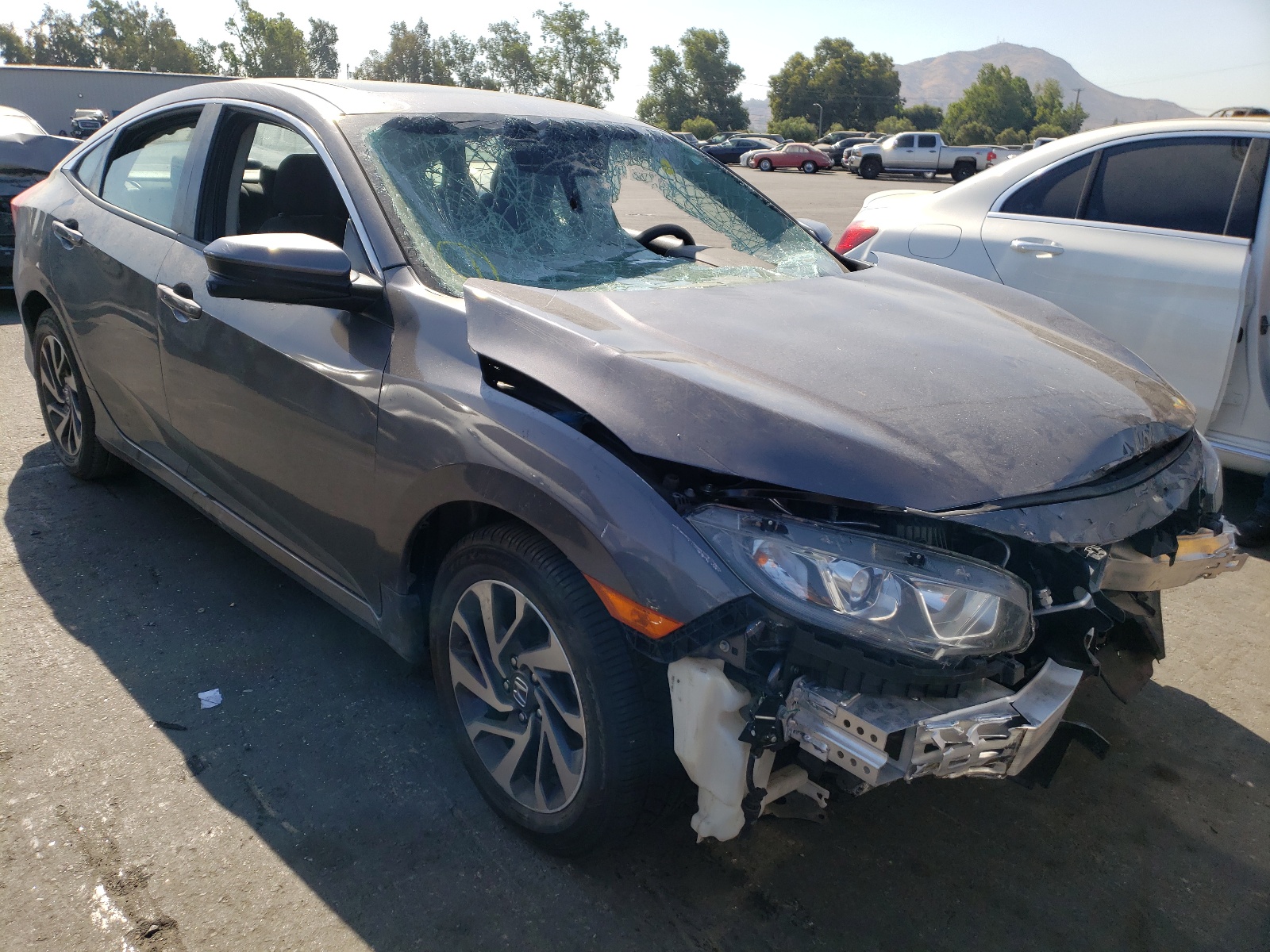 Photo 1 from auction – 2018 HONDA CIVIC EX with VIN 2HGFC2F70JH542831