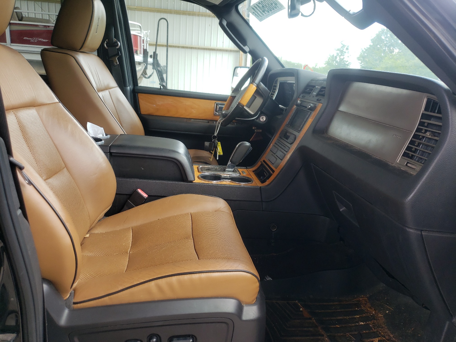 Photo 5 from auction – 2014 LINCOLN NAVIGATOR with VIN 5LMJJ3J59EEL03732