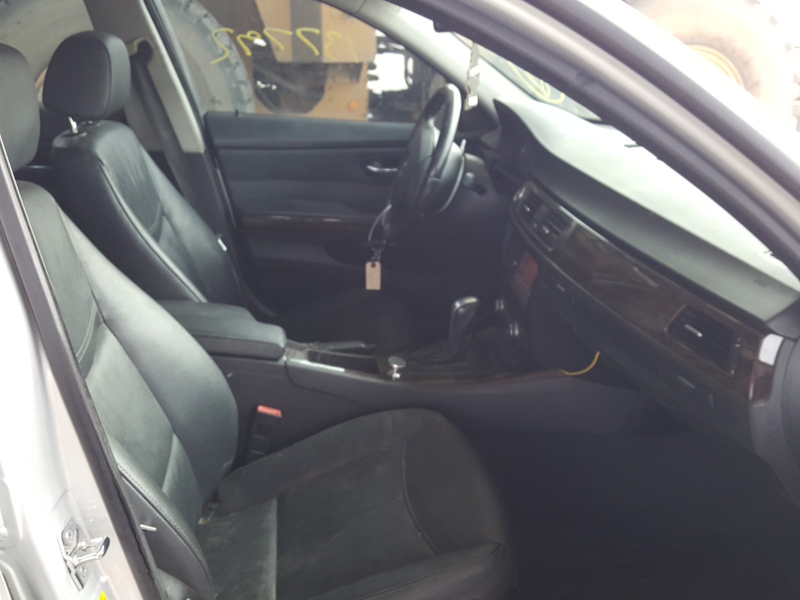 Zdjęcie 5 z aukcji – 2009 BMW 328 I z VIN WBAPH77599NL84729