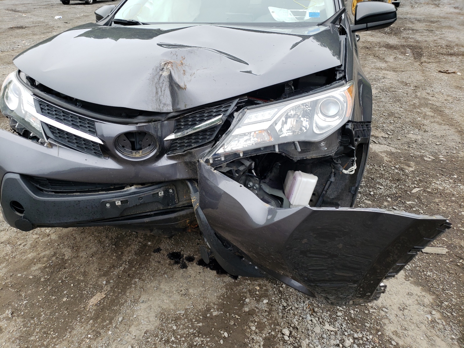 Zdjęcie 9 z aukcji – 2015 TOYOTA RAV4 LE z VIN JTMBFREV8FJ047795
