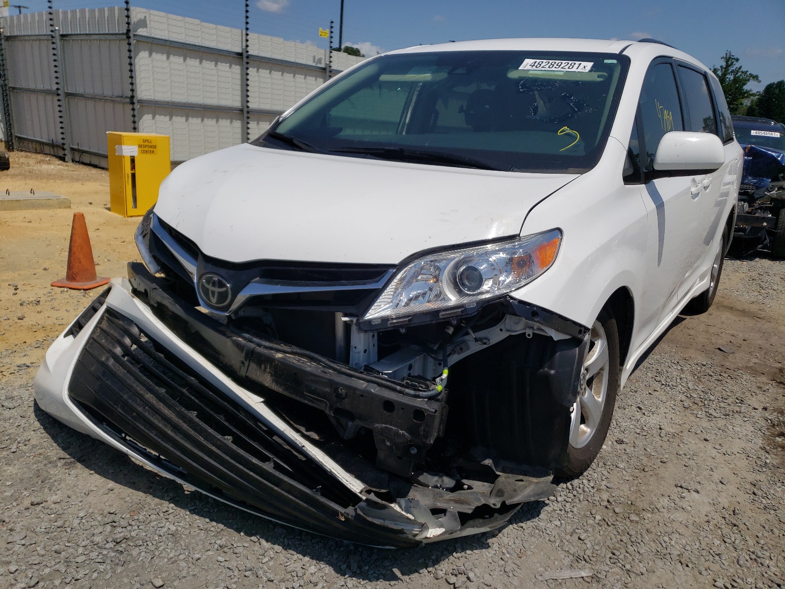 Photo 2 from auction – 2020 TOYOTA SIENNA LE with VIN 5TDKZ3DC4LS044749