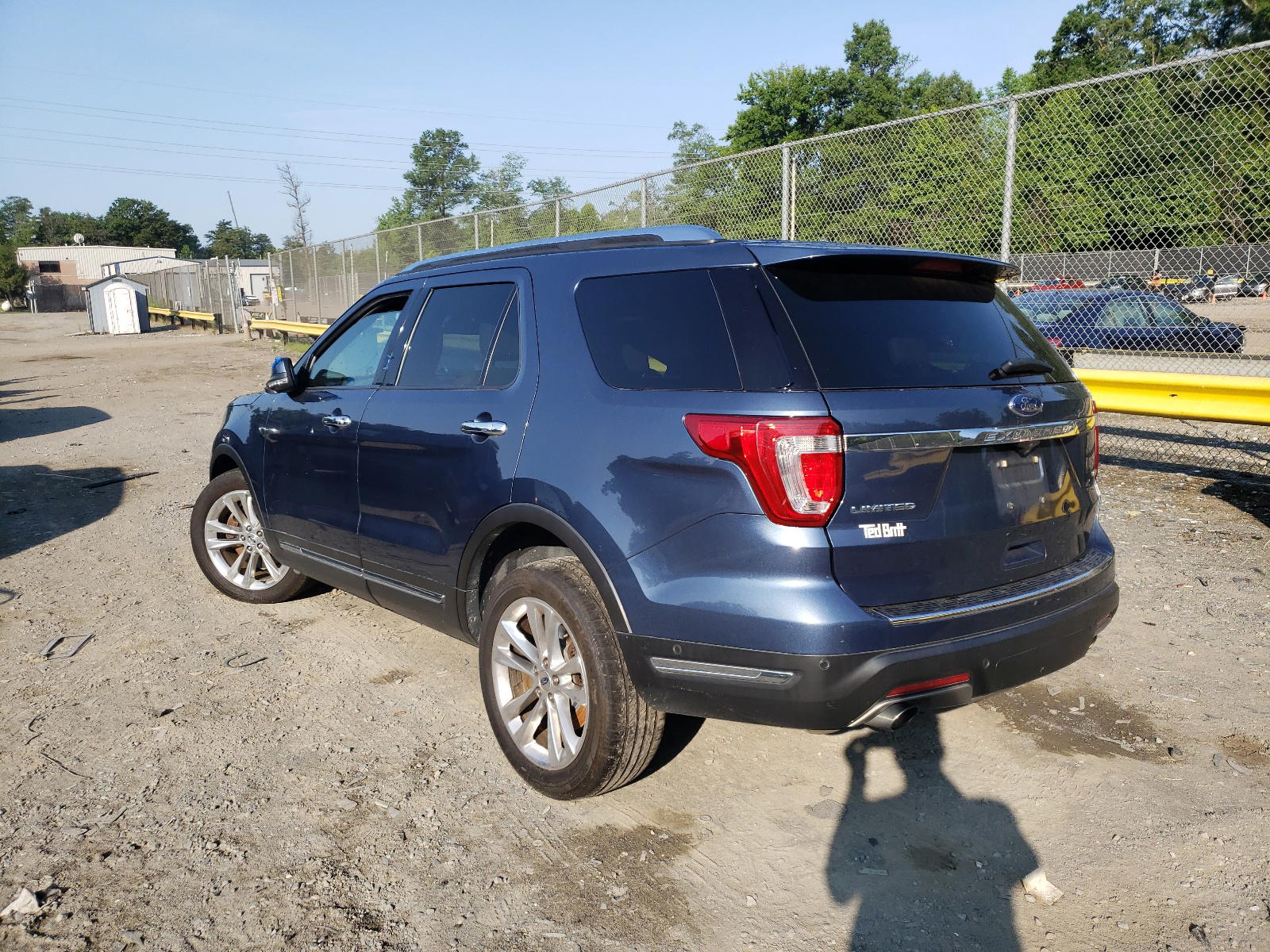Photo 3 from auction – 2018 FORD EXPLORER L with VIN 1FM5K8FHXJGC03445