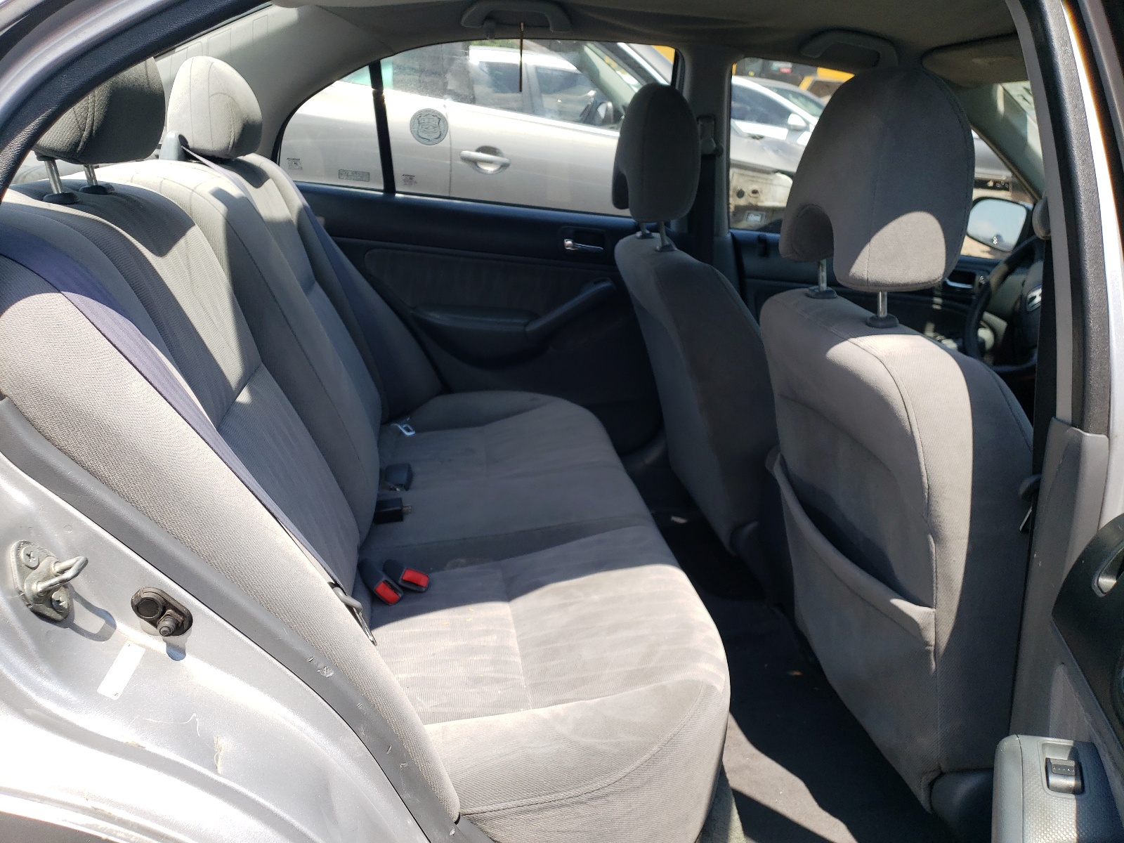 Photo 6 from auction – 2005 HONDA CIVIC LX with VIN 2HGES15535H564224