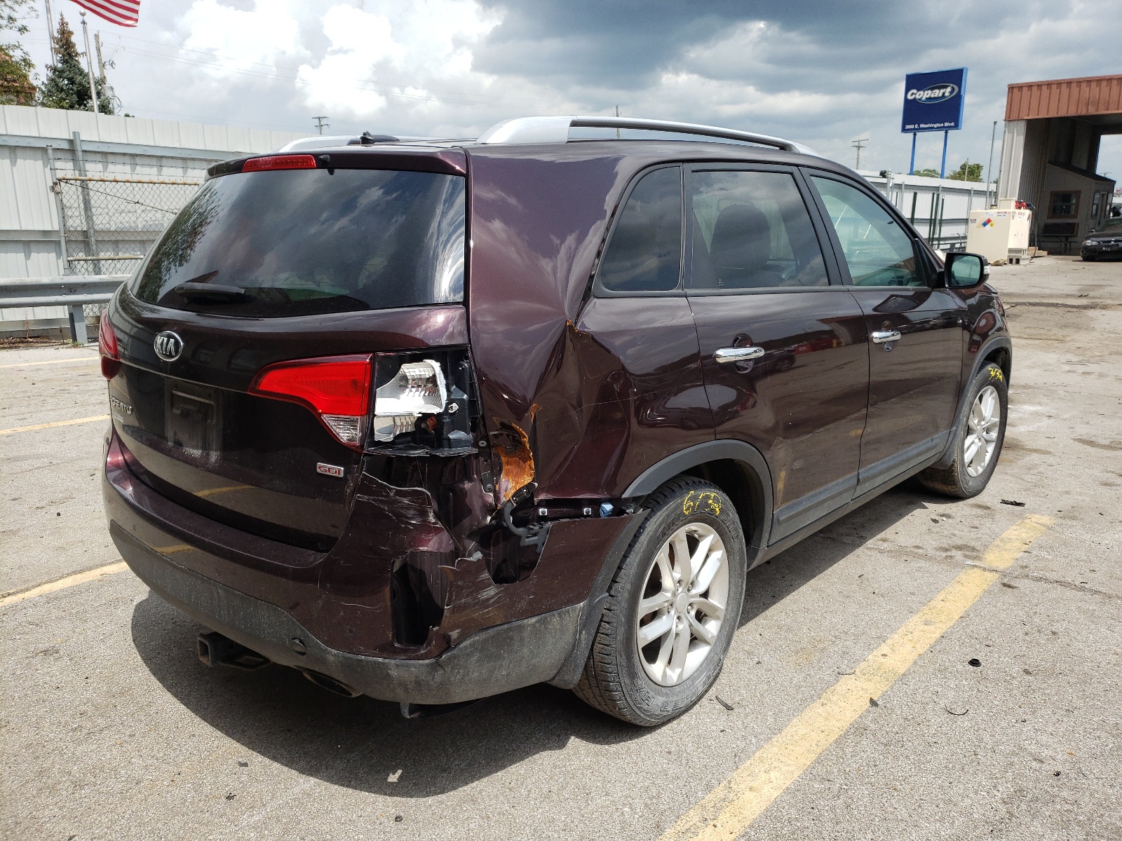 Photo 4 from auction – 2014 KIA SORENTO LX with VIN 5XYKT4A67EG433309