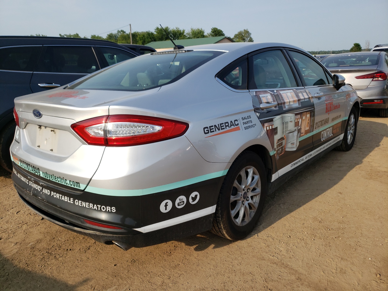 Photo 4 from auction – 2016 FORD FUSION S with VIN 3FA6P0G73GR276505