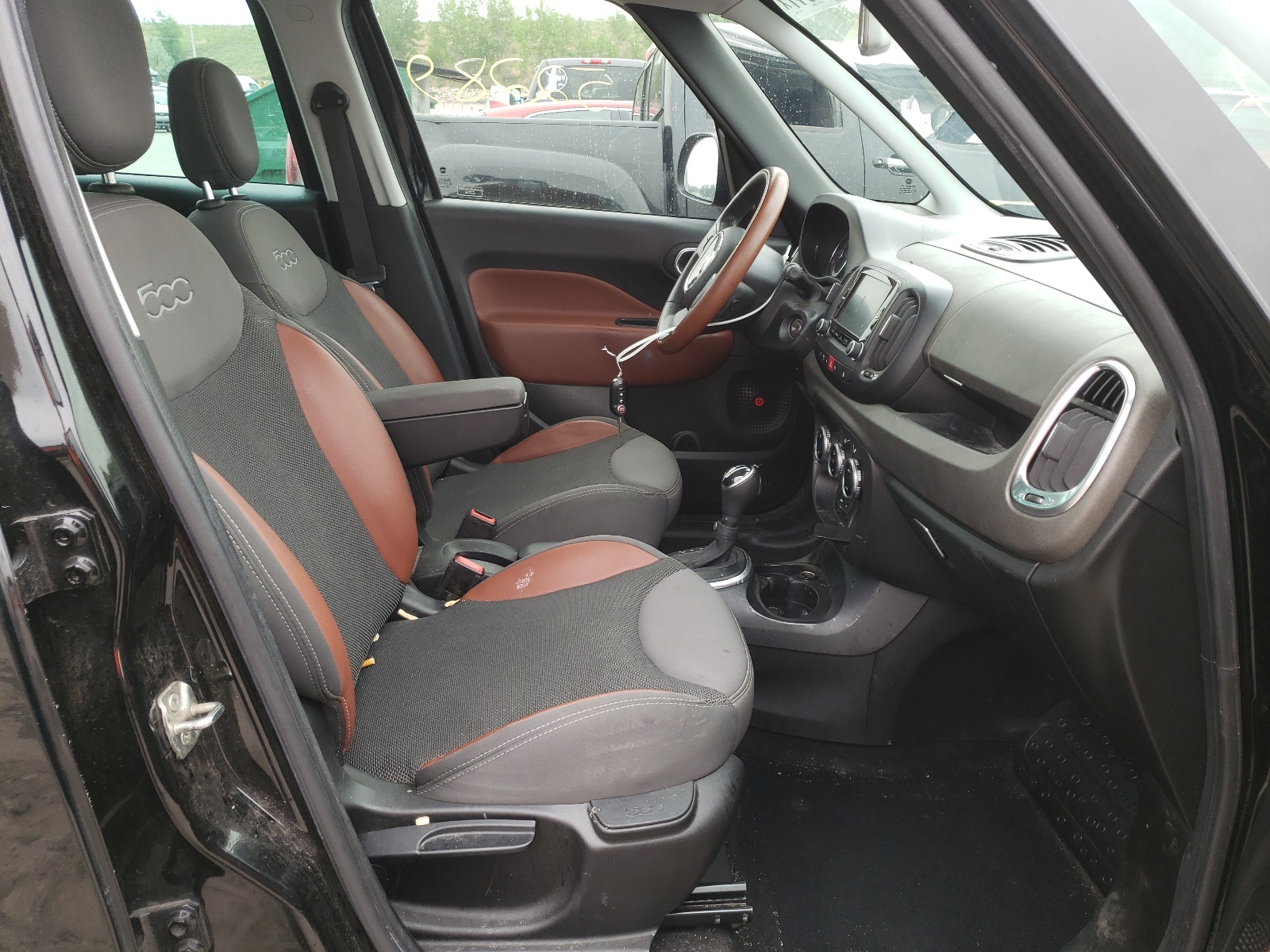 Photo 5 from auction – 2014 FIAT 500L TREKK with VIN ZFBCFADH4EZ011851