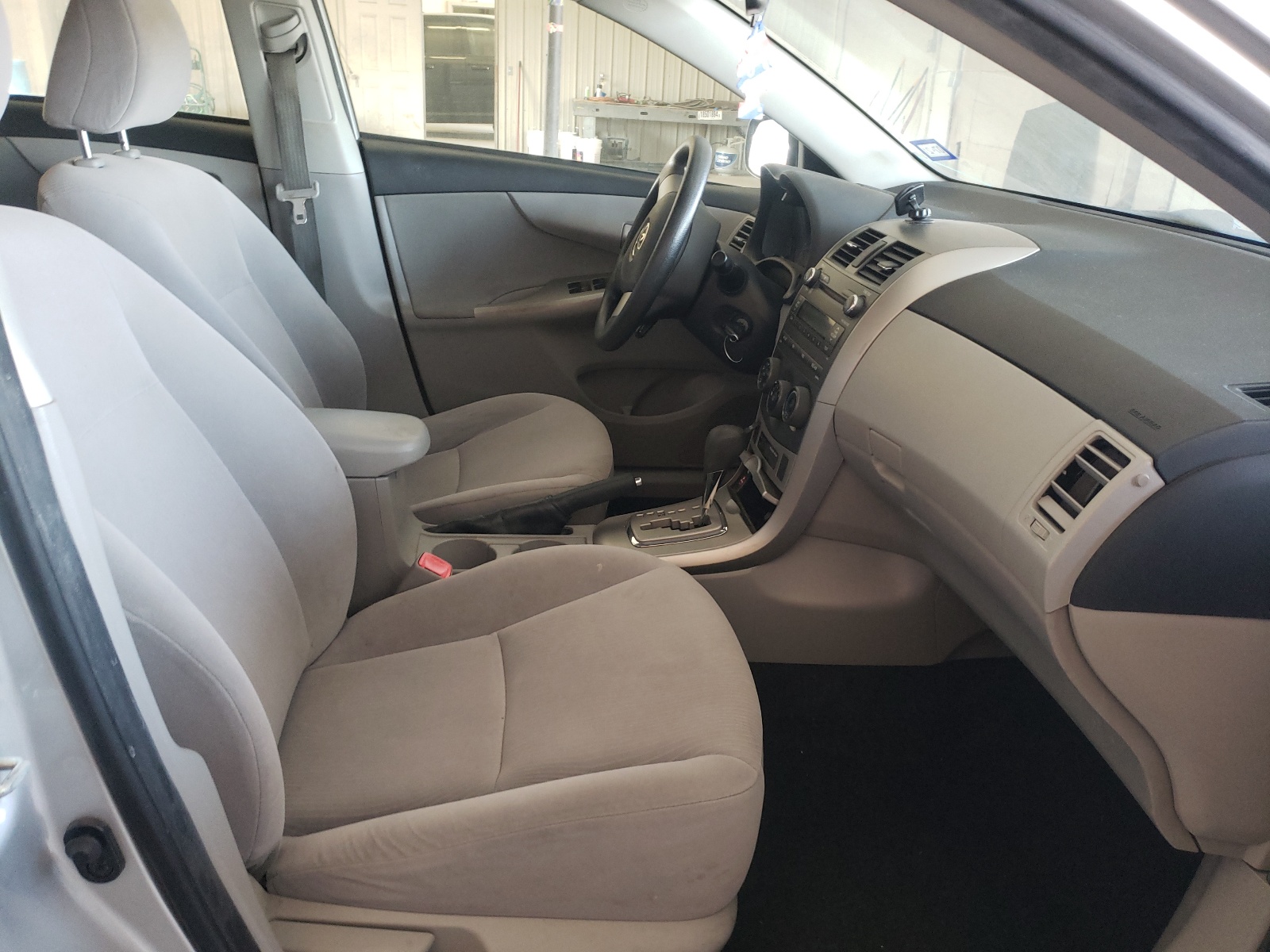 Zdjęcie 5 z aukcji – 2011 TOYOTA COROLLA BA z VIN JTDBU4EE0B9144803