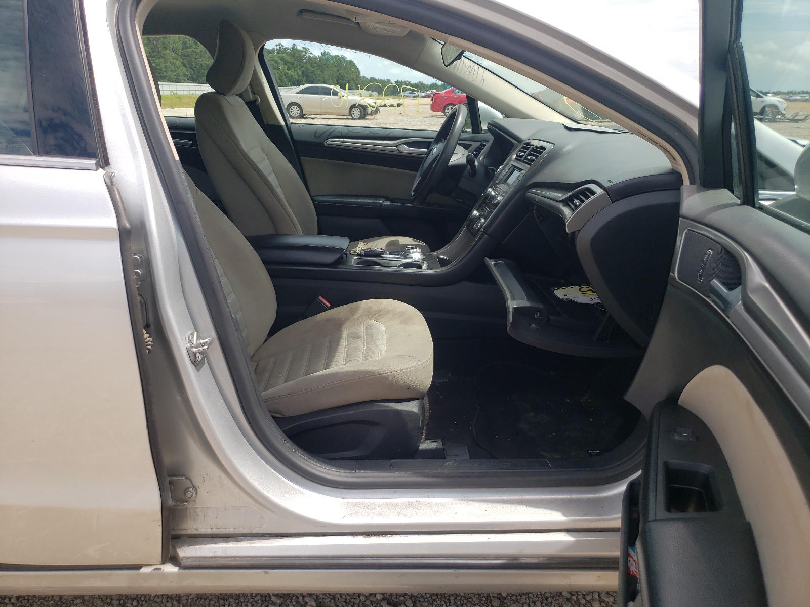 Photo 5 from auction – 2017 FORD FUSION S with VIN 3FA6P0G71HR184598
