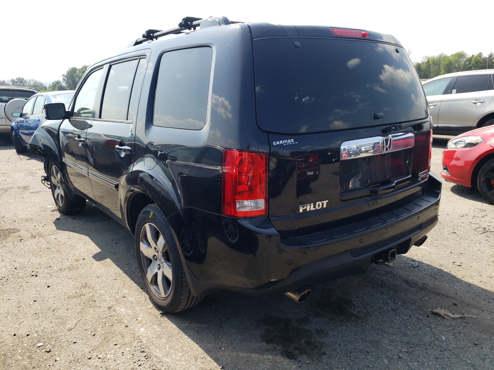 Photo 3 from auction – 2015 HONDA PILOT TOUR with VIN 5FNYF4H93FB055077