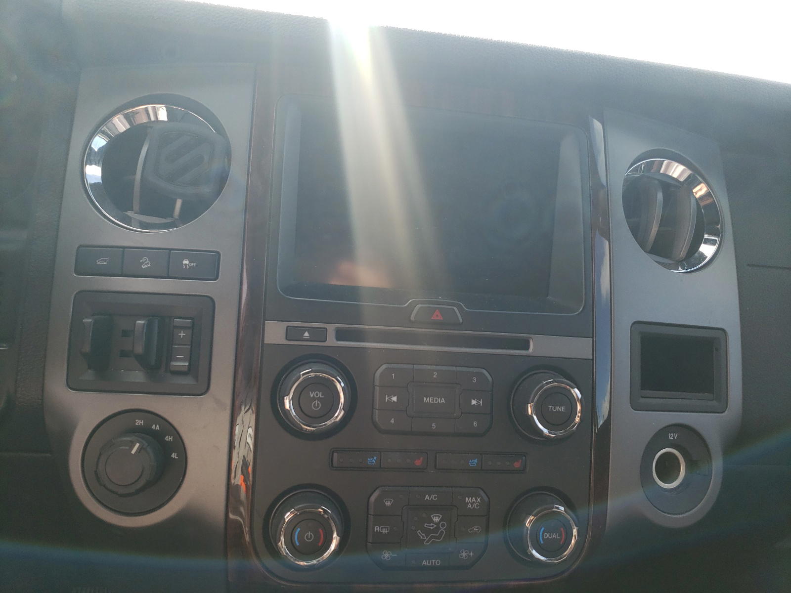 Photo 9 from auction – 2015 FORD EXPEDITION with VIN 1FMJU1MT7FEF36616