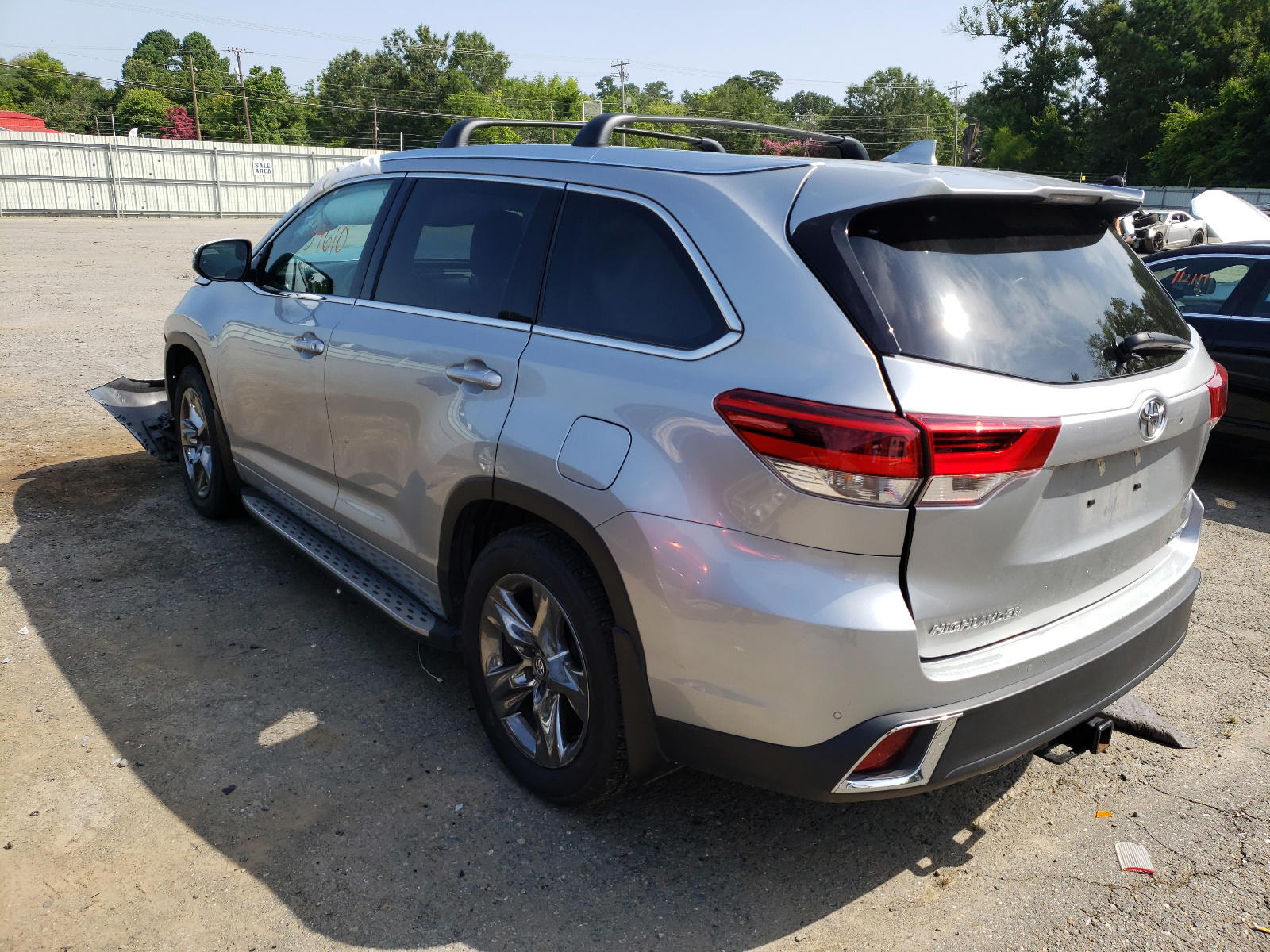Photo 3 from auction – 2018 TOYOTA HIGHLANDER with VIN 5TDDZRFH0JS875229