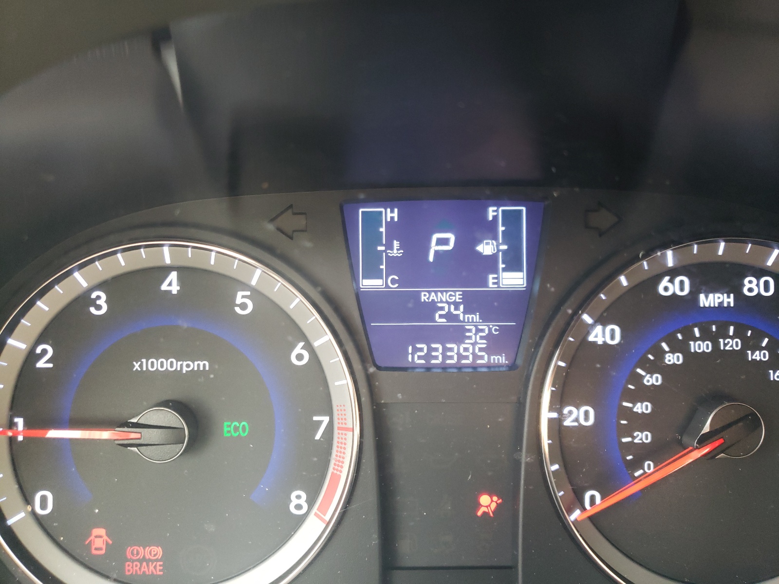 Photo 8 from auction – 2016 HYUNDAI ACCENT SE with VIN KMHCT4AE0GU985873