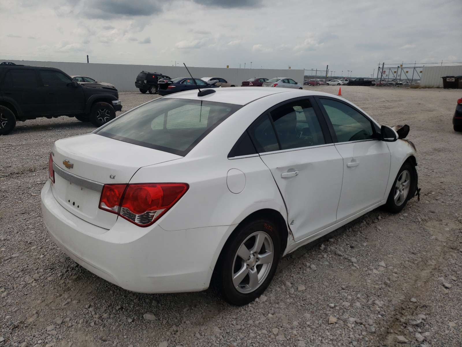 Photo 4 from auction – 2015 CHEVROLET CRUZE LT with VIN 1G1PC5SB6F7143710