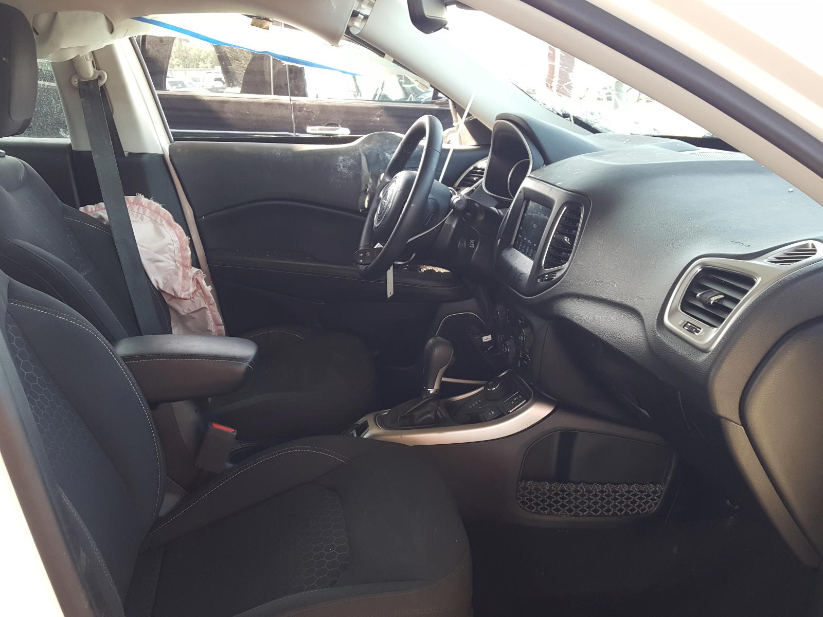 Photo 5 from auction – 2019 JEEP COMPASS SP with VIN 3C4NJDAB1KT650598