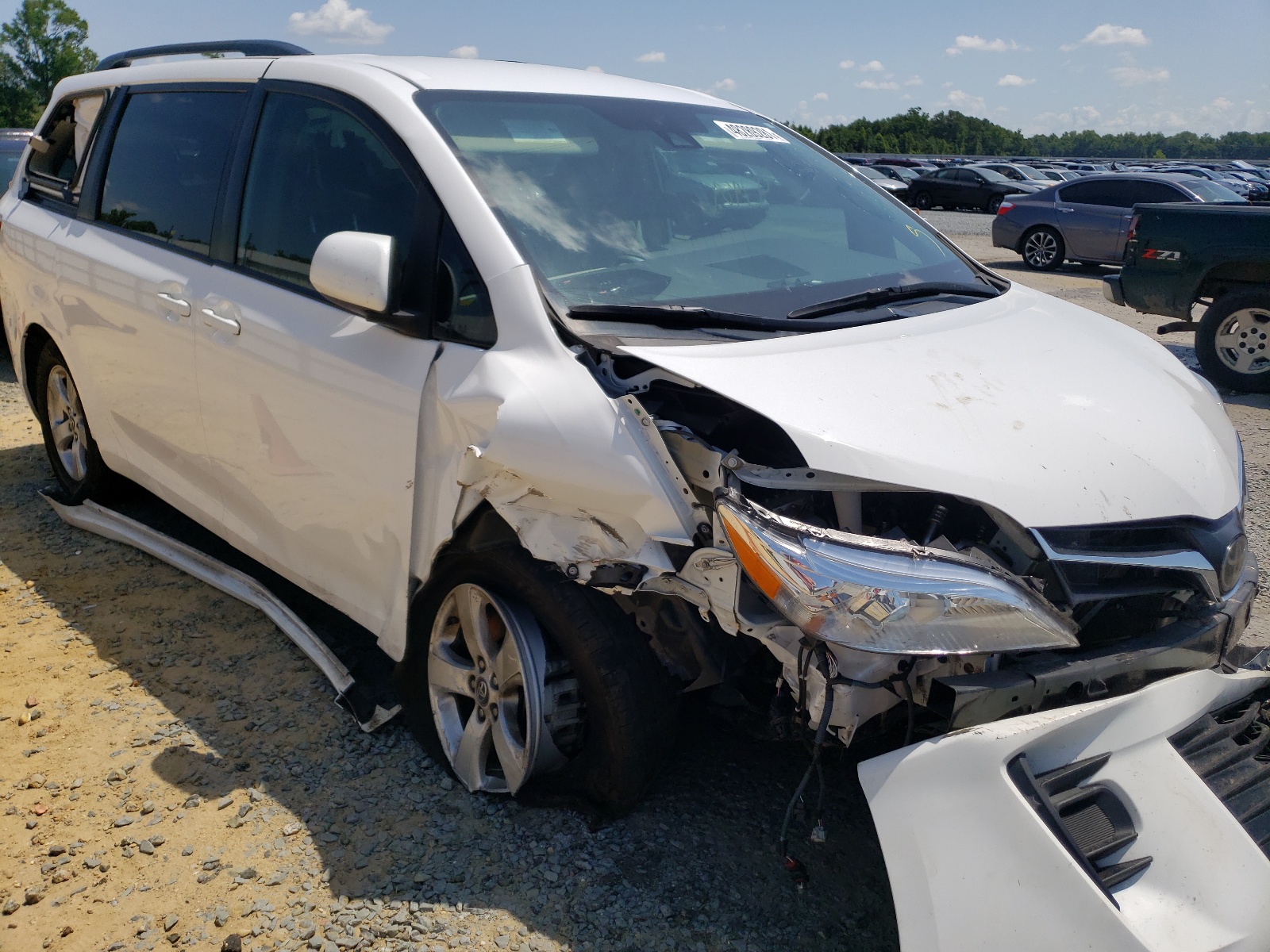 Photo 9 from auction – 2020 TOYOTA SIENNA LE with VIN 5TDKZ3DC4LS044749