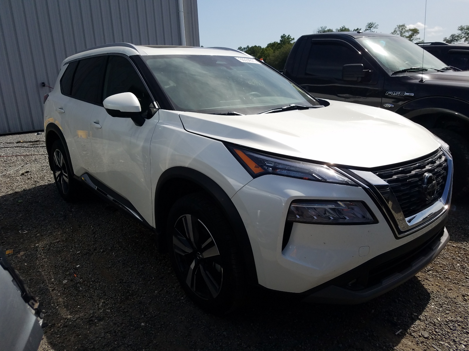Photo 1 from auction – 2021 NISSAN ROGUE SL with VIN 5N1AT3CA3MC683359