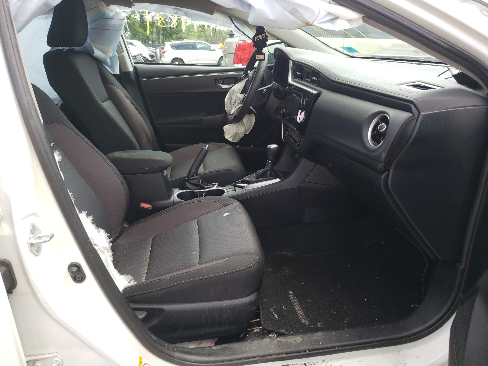 Photo 5 from auction – 2017 TOYOTA COROLLA L with VIN 2T1BURHE5HC850922