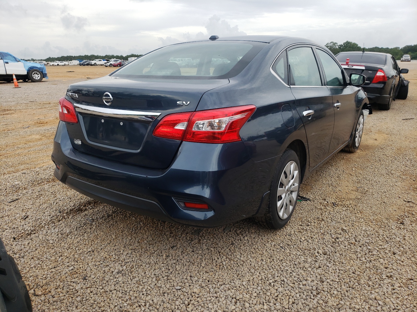 Photo 4 from auction – 2017 NISSAN SENTRA S with VIN 3N1AB7AP9HL650384
