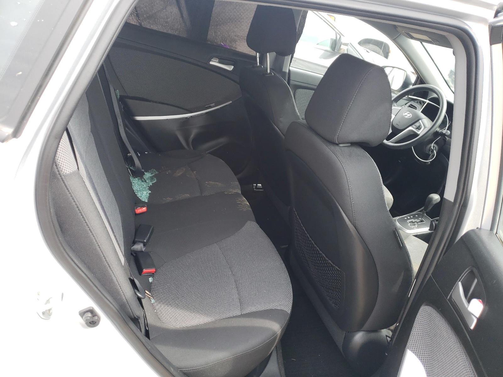 Photo 6 from auction – 2014 HYUNDAI ACCENT GLS with VIN KMHCT5AE1EU166597