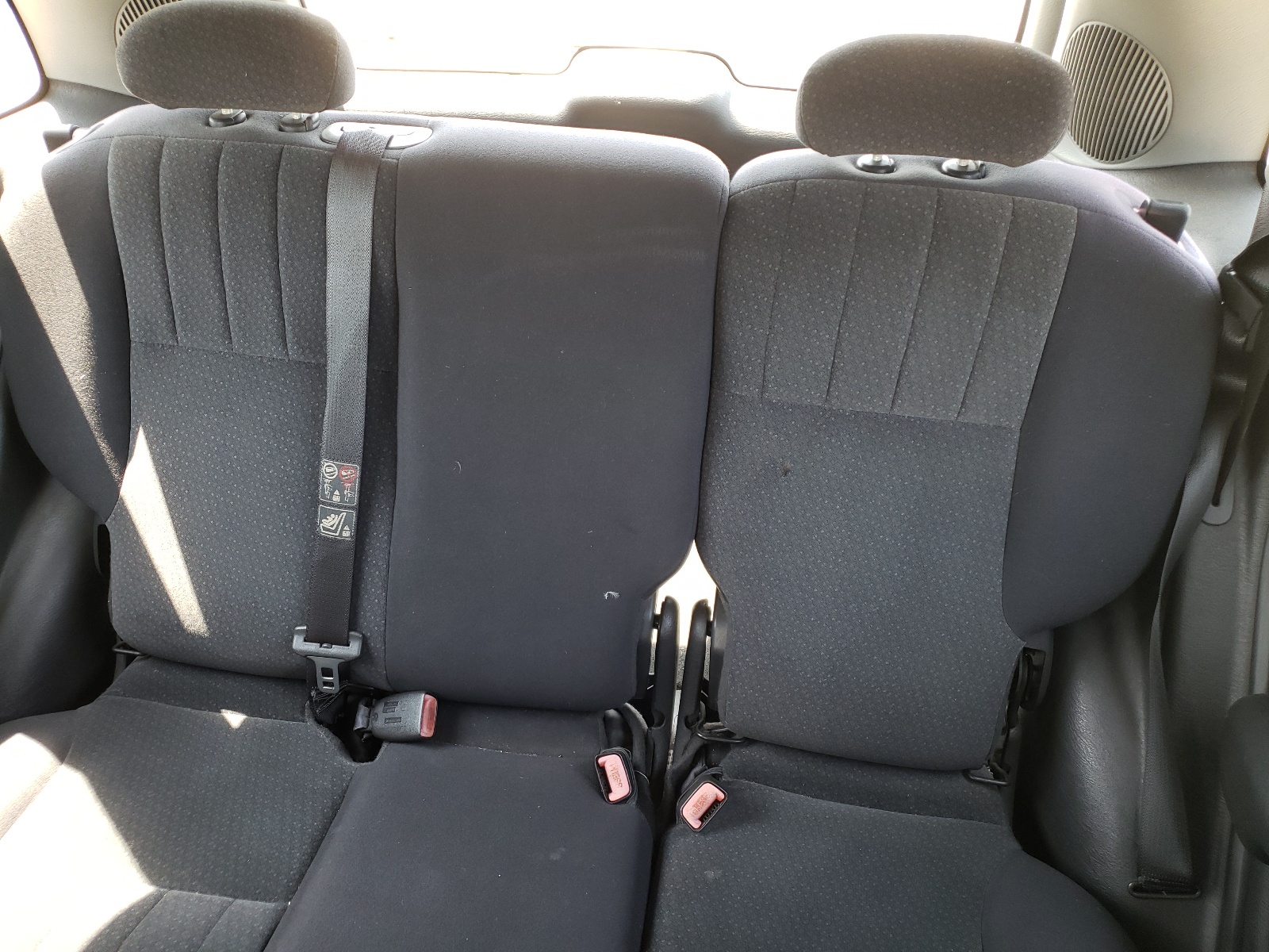 Photo 6 from auction – 2005 CHRYSLER PT CRUISER with VIN 3C4FY48B05T519401