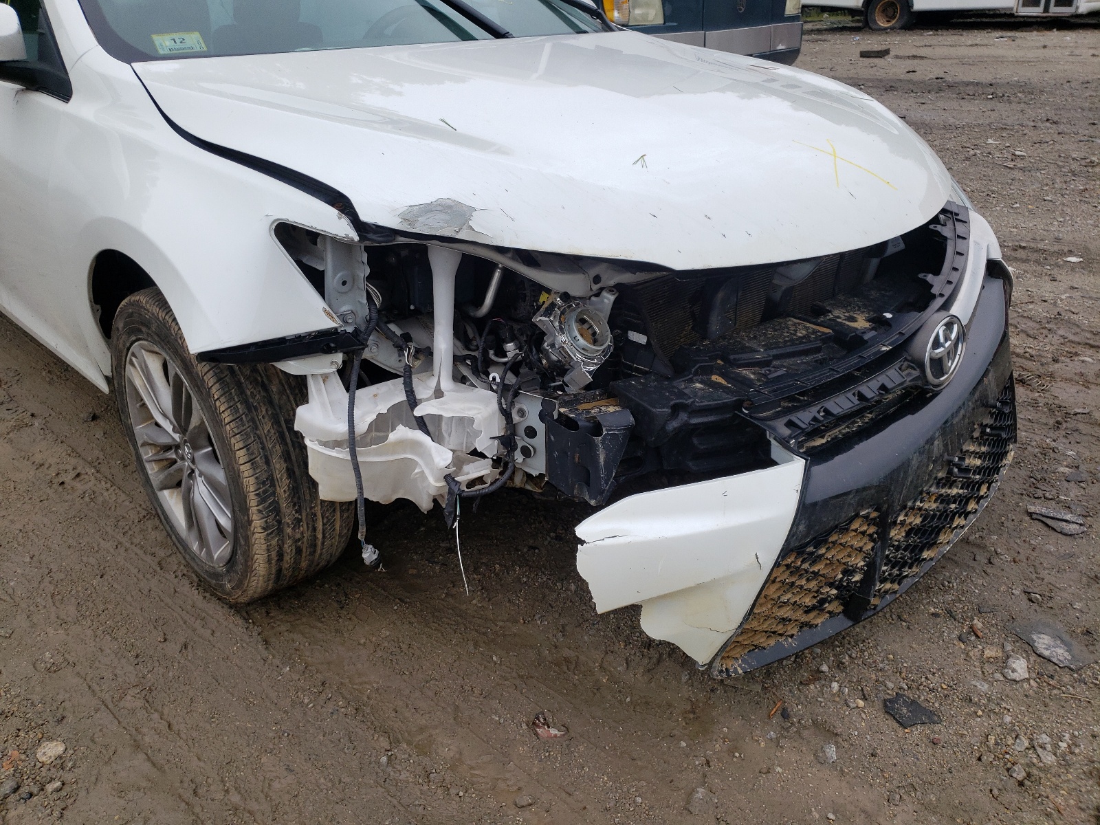 Photo 9 from auction – 2015 TOYOTA CAMRY LE with VIN 4T1BF1FKXFU475500