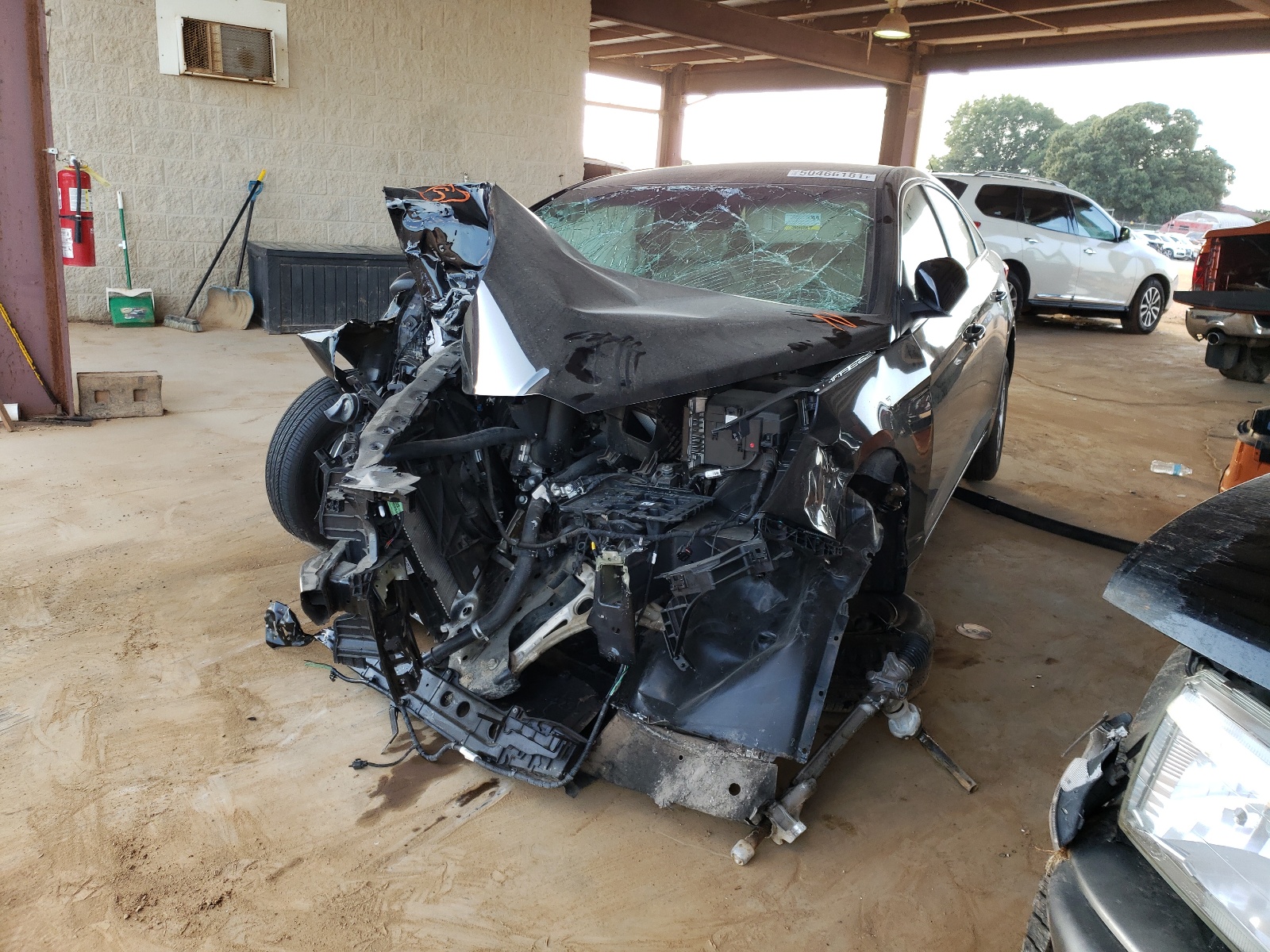 Photo 2 from auction – 2017 HYUNDAI SONATA SE with VIN 5NPE24AF2HH582322