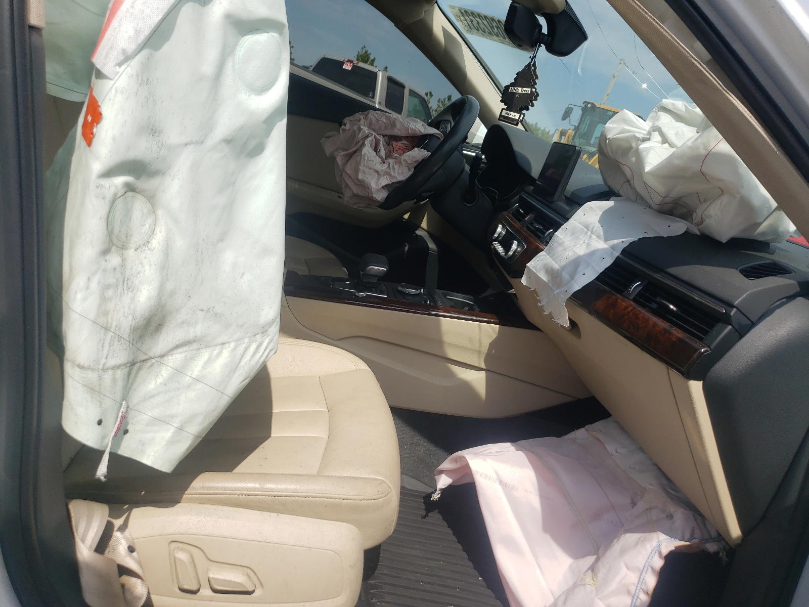 Photo 5 from auction – 2018 AUDI A4 PREMIUM with VIN WAUDNAF44JA123957