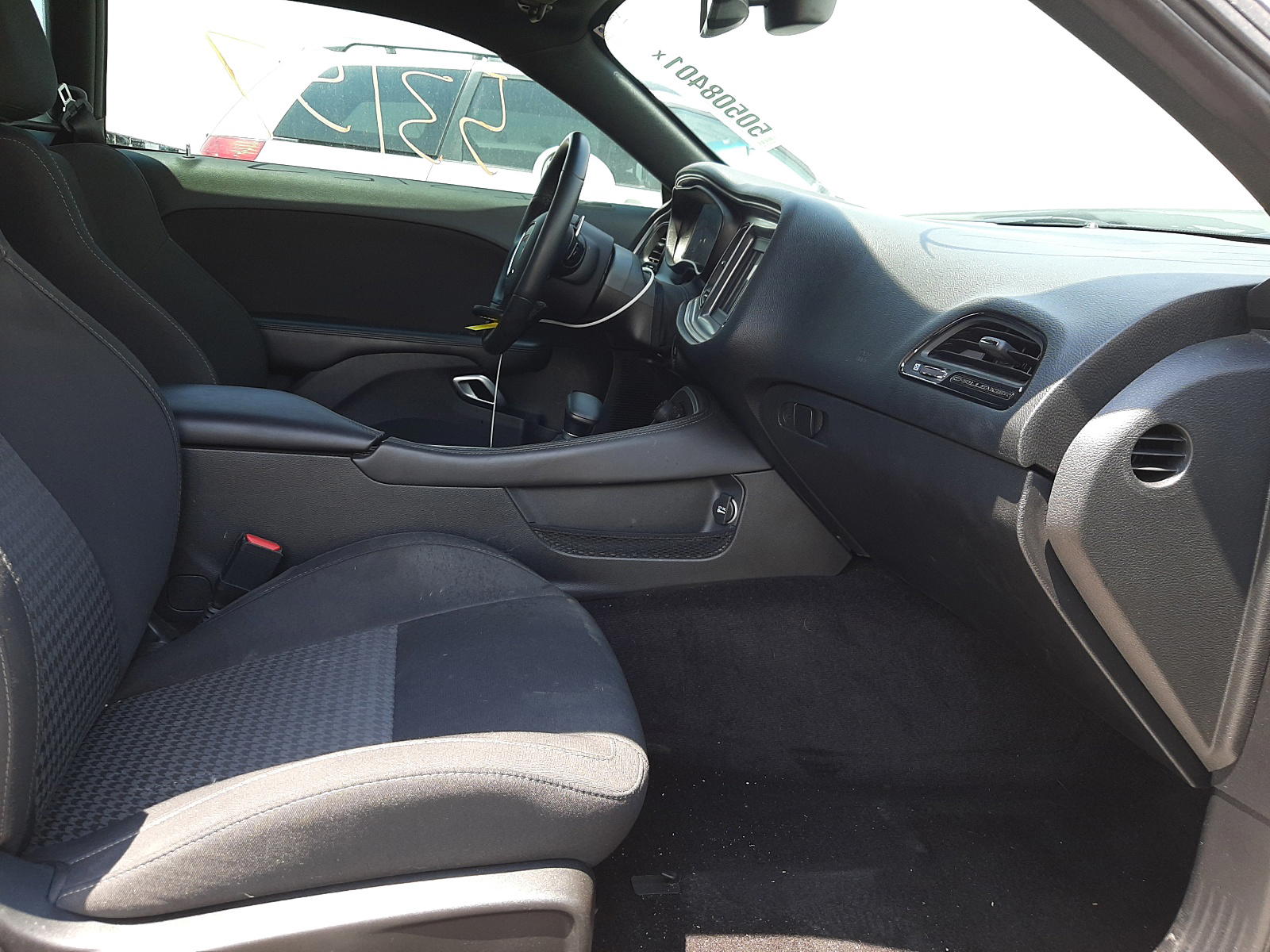 Photo 5 from auction – 2019 DODGE CHALLENGER with VIN 2C3CDZBT5KH521358