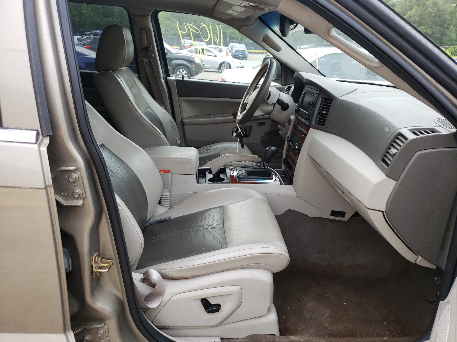 Photo 5 from auction – 2005 JEEP GRAND CHER with VIN 1J4HR58285C677809