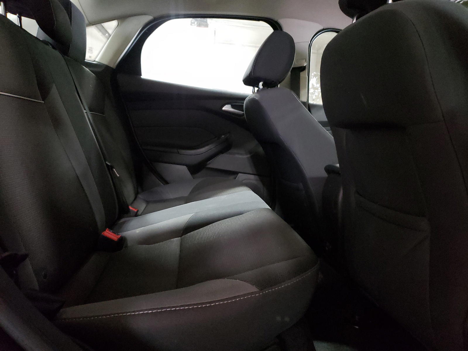 Photo 6 from auction – 2014 FORD FOCUS SE with VIN 1FADP3F27EL107209